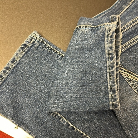 Wrangler size 9/10 by 32 long - Picture 6 of 6